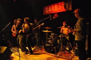 2010 ME AND THE WHITE RABBITS WHITE