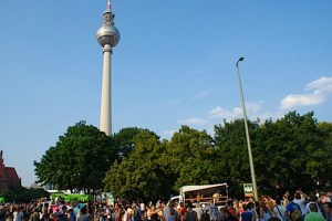 2010 ME AND THE WHITE RABBITS WHITE