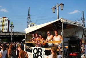 2011 ME AND THE WHITE RABBITS WHITE